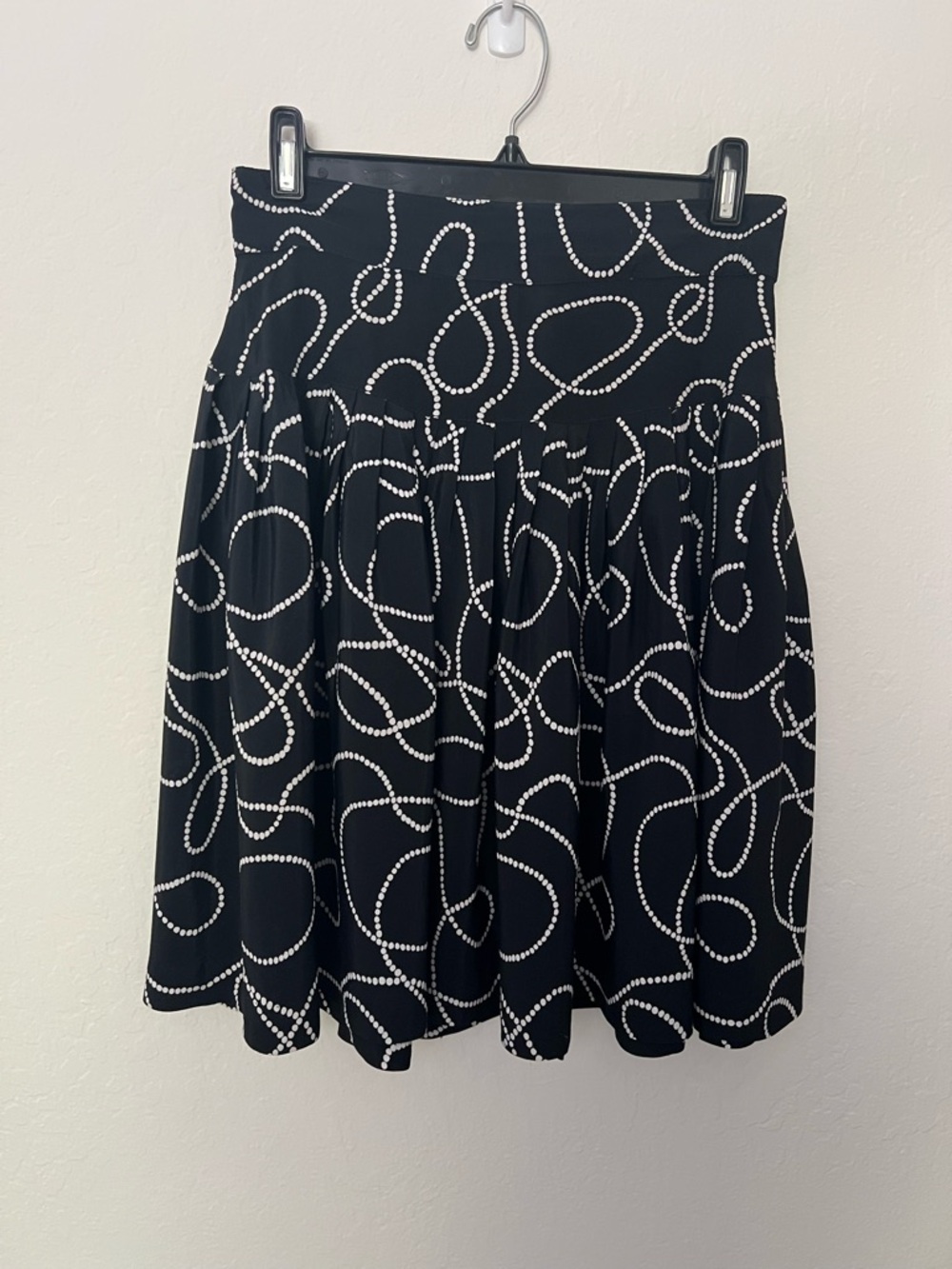 Platinum by Dorthy Schoelen Women’s Black Skirt with White Loop Print